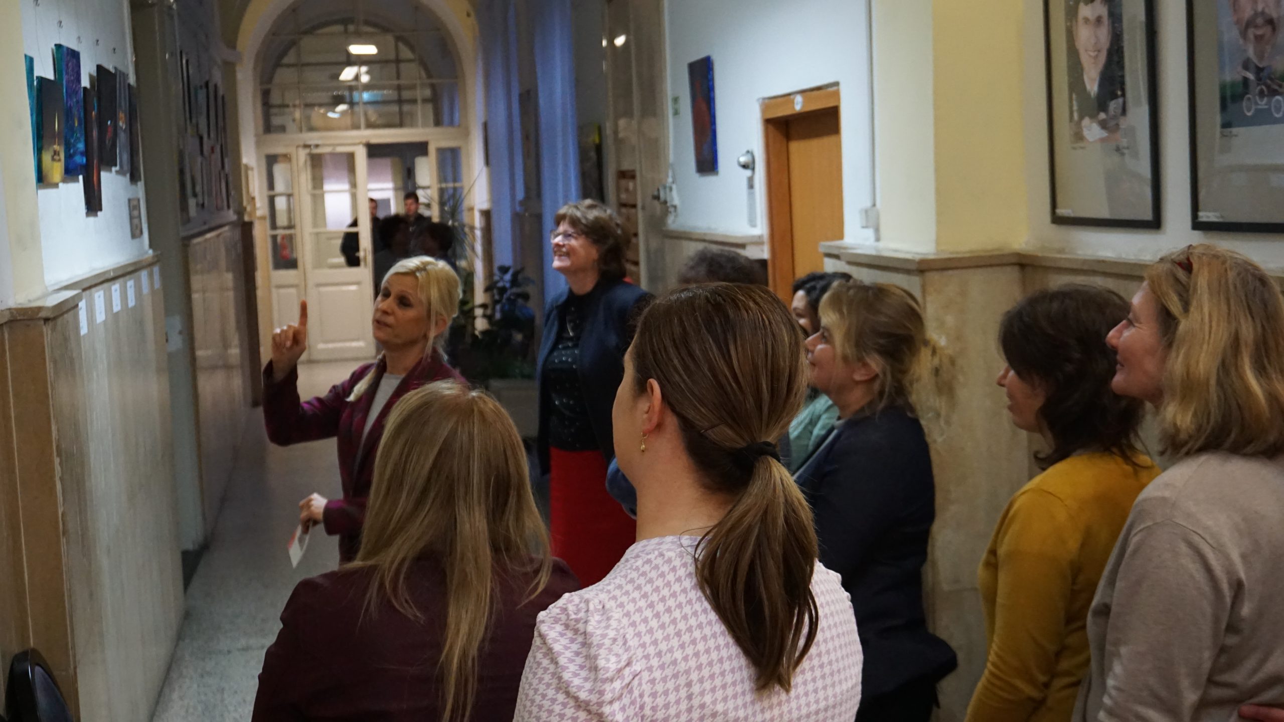 Herpay Dóra festménykiállítása