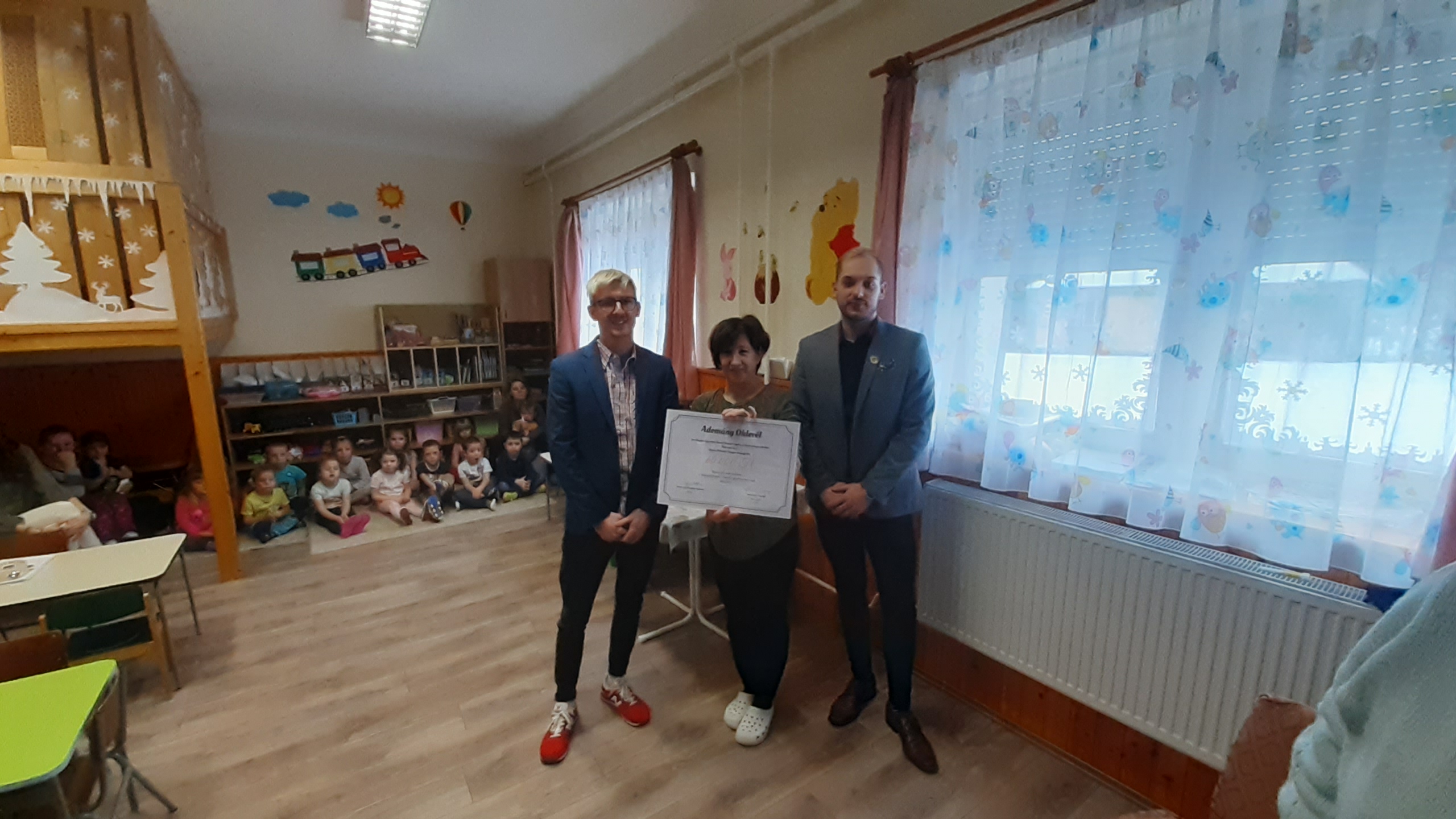 Karácsonyi ajándék a bakonybánki és lovászpatonai óvodásoknak