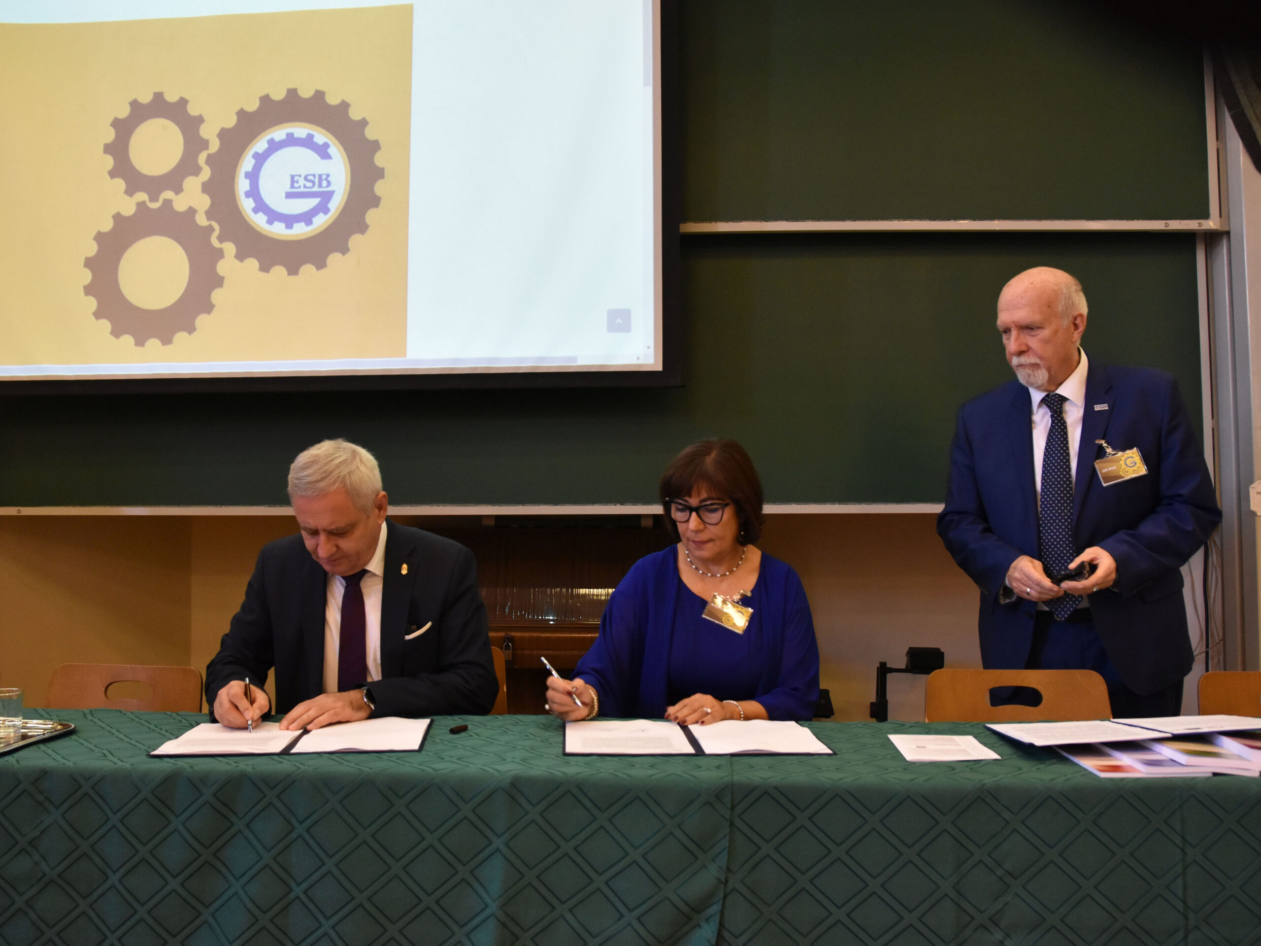 Együttműködési keretmegállapodás a CROWN International Kft-vel