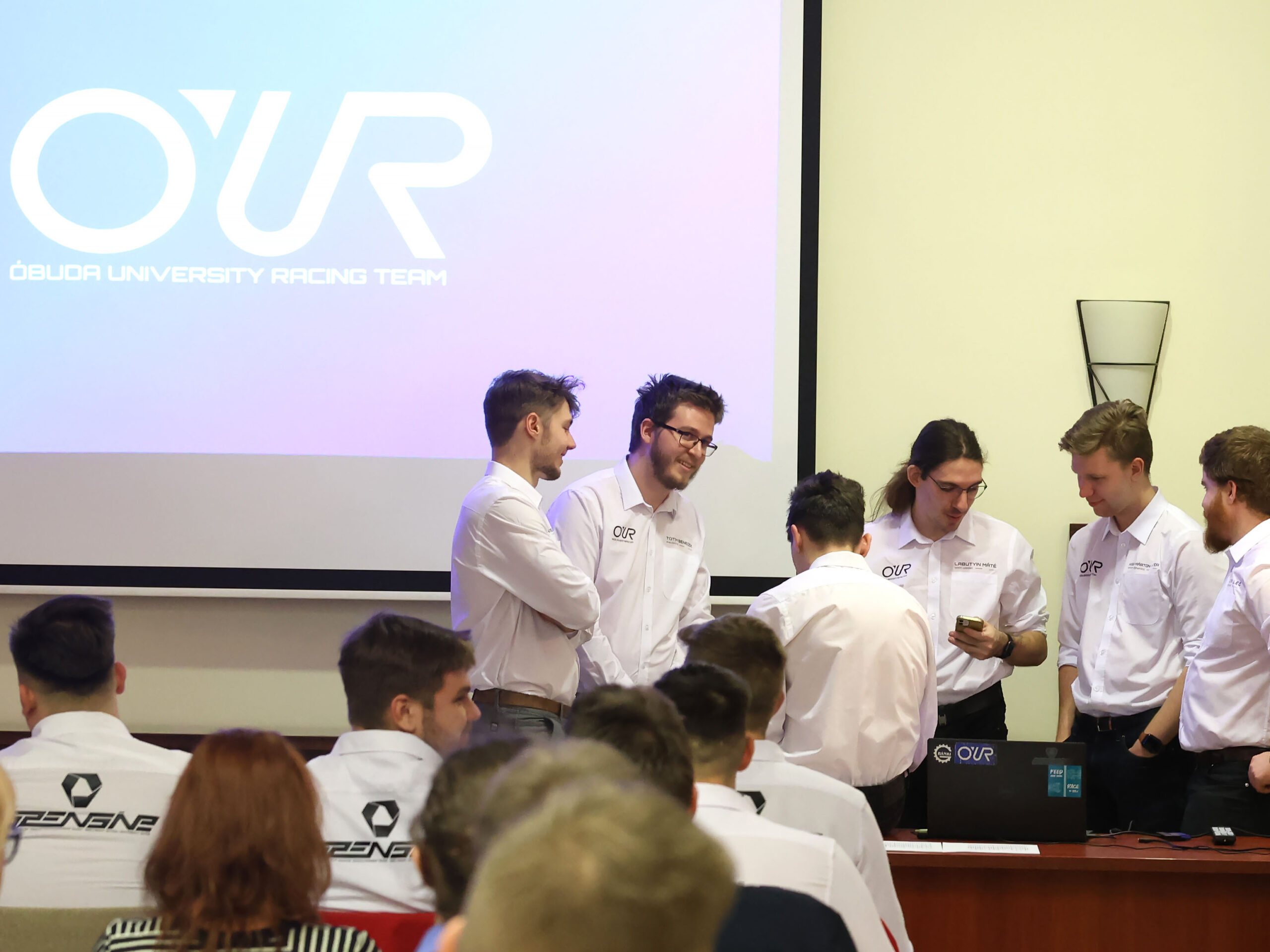 A Formula Student csapatunk bemutatta idei terveit