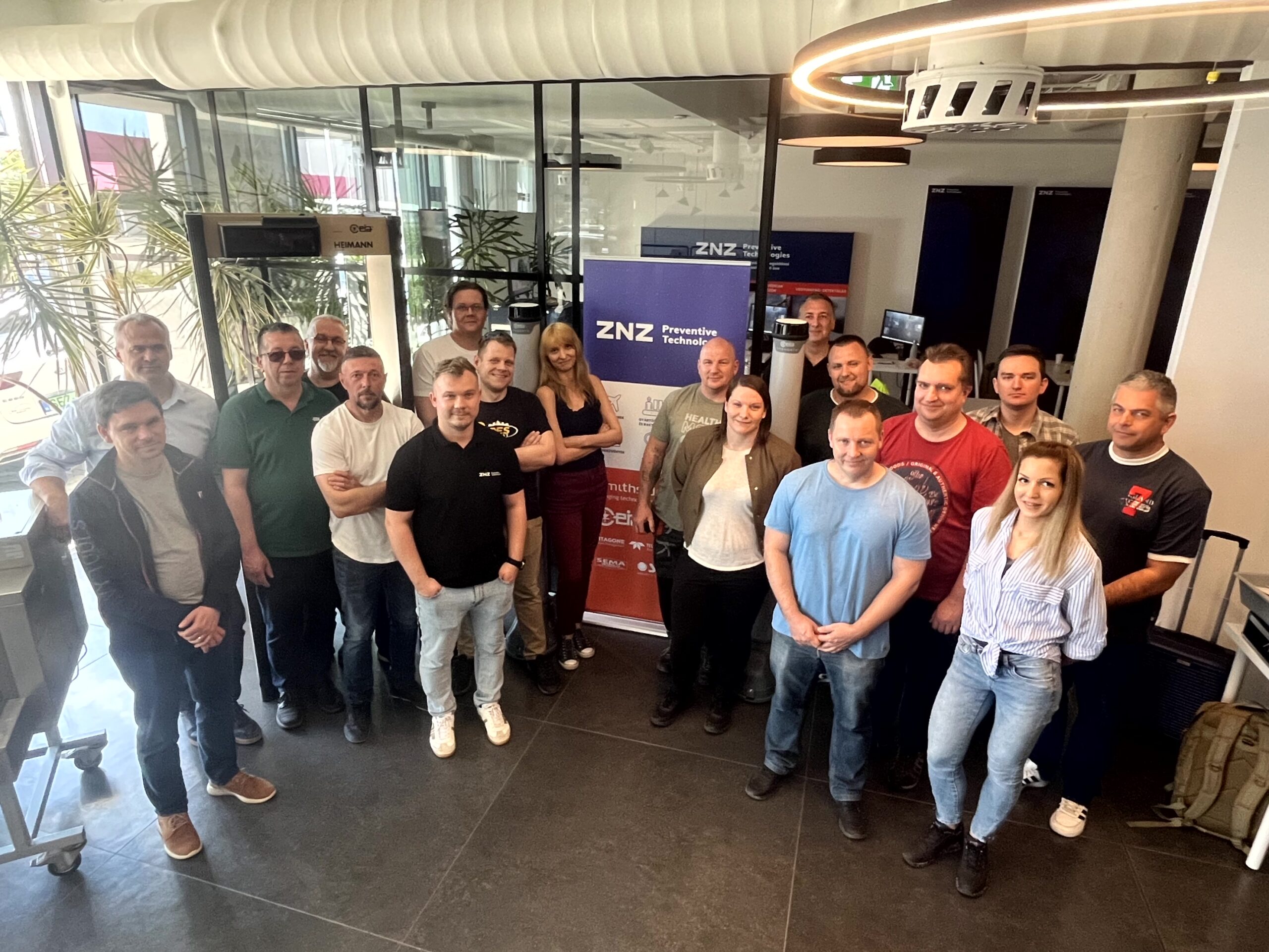 Mit rejthetnek a csomagok? – külső gyakorlat a ZNZ Kft-nél